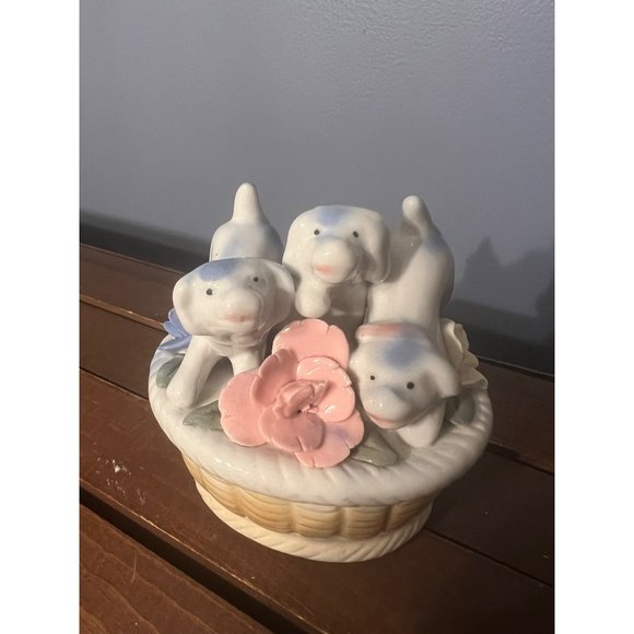 Vintage Porcelain Figurine 3 Blue & White Puppies In Basket‎ With Flowers 3" - Picture 2 of 9